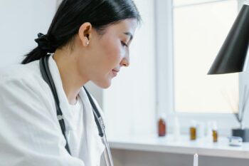 Ekonsultacja medyczna – czym jest i jak się do niej przygotować?
