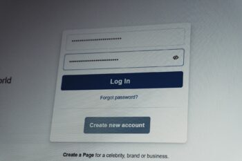 Dokumentacja medyczna online – kto może uzyskać dostęp do&nbsp;informacji o&nbsp;leczeniu