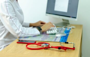 E-recepta a&nbsp;odpowiedzialność pacjenta – dlaczego szczery wywiad medyczny jest tak&nbsp;ważny