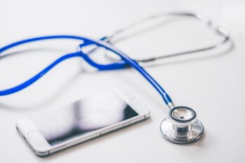 E-recepta a&nbsp;tajemnica lekarska – jak chronione są&nbsp;informacje z&nbsp;konsultacji online